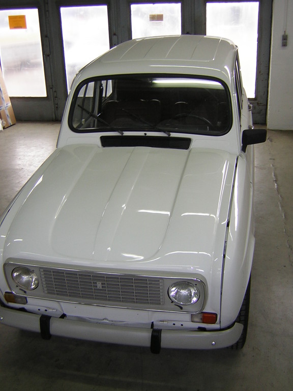 Renault R4 im Originalzustand vor der Innenausstattung